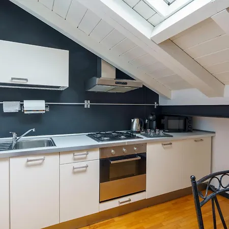 Mansarda A Due Passi Dal Centro Old2 Appartamento *