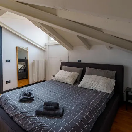 Mansarda A Due Passi Dal Centro Old2 Appartamento