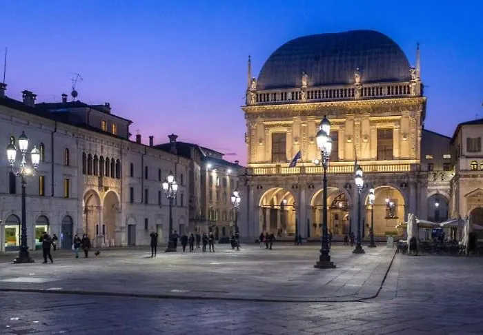 Appartement Mansarda A Due Passi Dal Centro Old2 Brescia